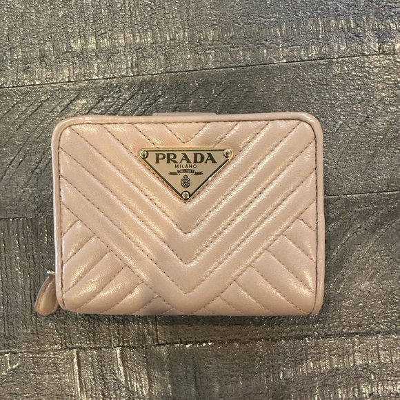 Prada Wallet Pink Quilted Compacy - Picture 1 of 14